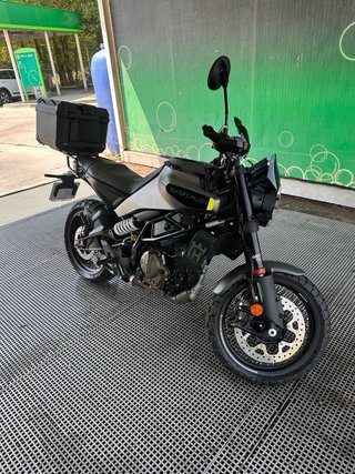 Husqvarna Svartpilen 125 Negra/Gris