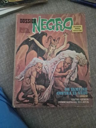 DOSSIER NEGRO. 8 € UNIDAD.