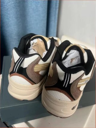 New Balance 530 Beige/Marrón Talla 40