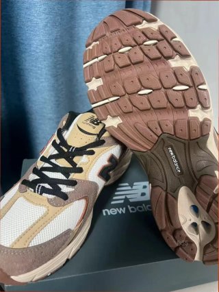 New Balance 530 Beige/Marrón Talla 40