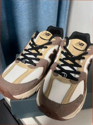 New Balance 530 Beige/Marrón Talla 40