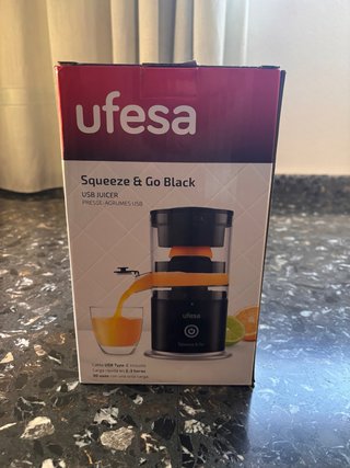 Exprimidor USB Ufesa Squeeze & Go Black