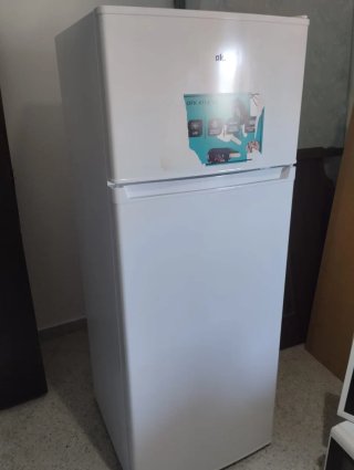 Frigorífico blancode MediaMark costo 280