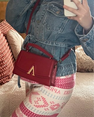 Bolso de mano rojo