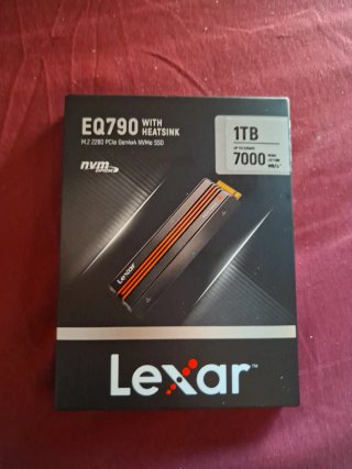 Lexar EQ790 1TB NVMe SSD con disipador Precintado