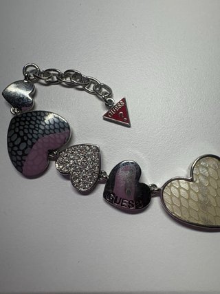 Pulsera Guess Corazones Multicolor y Plata
