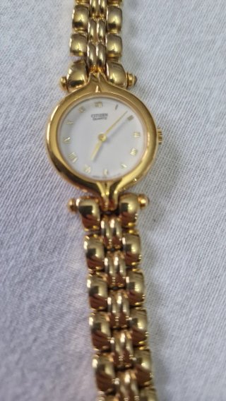 Reloj Mujer Chapado en Oro + 3 coreas de piel