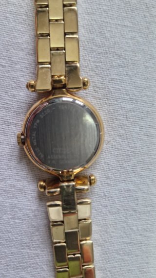 Reloj Mujer Chapado en Oro + 3 coreas de piel