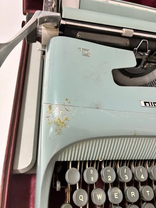 Máquina de escribir Olivetti Studio 44