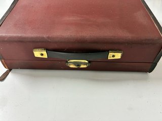Máquina de escribir Olivetti Studio 44