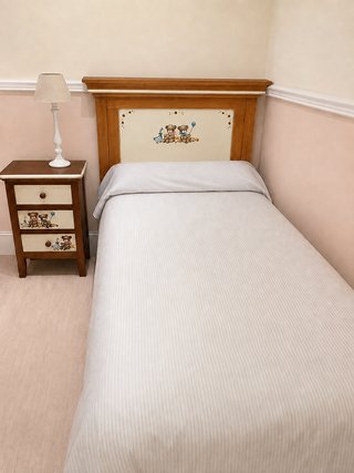 Dormitorio infantil pintado a mano