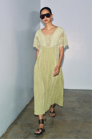 Abito romantico plissettato ricamato con perline Zara