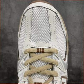 New Balance 530 Blanco y Marrón