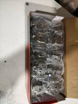 10 Bisagra Wurth 100° con freno