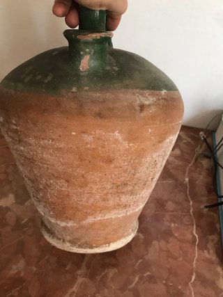Cántaro antiguo de barro