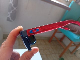 Gafas de sol Oakley azules y rojas