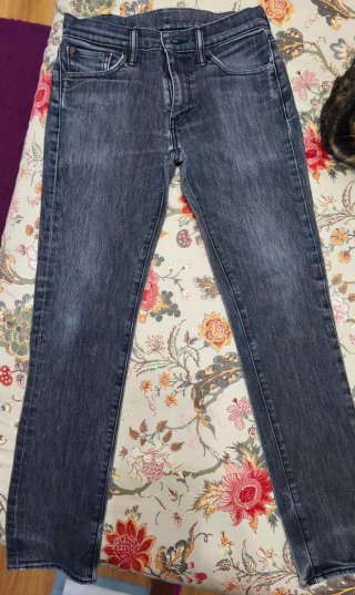 Pantalones grises vaqueros