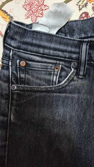 Pantalones grises vaqueros