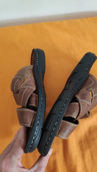 Sandalias de piel hechas a mano