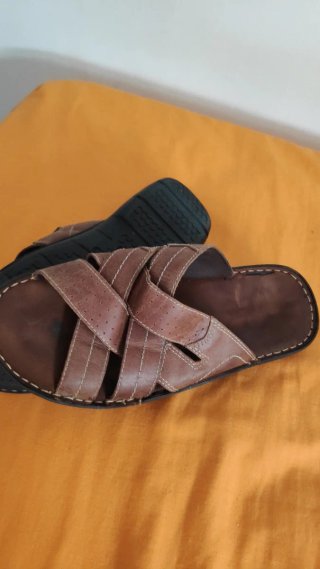 Sandalias de piel hechas a mano