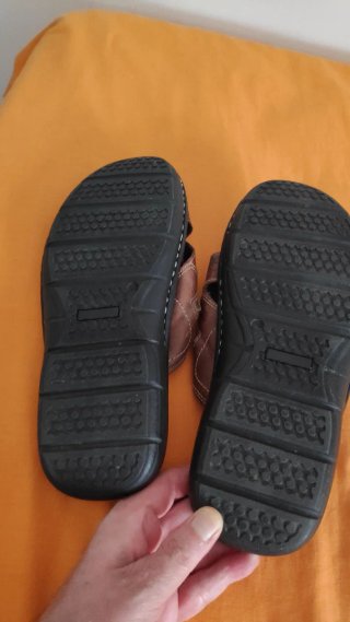 Sandalias de piel hechas a mano