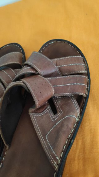 Sandalias de piel hechas a mano