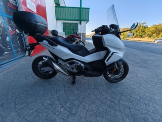 Honda Forza 750 2023 Blanca - 10.000 km