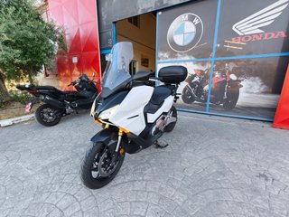 Honda Forza 750 2023 Blanca - 10.000 km
