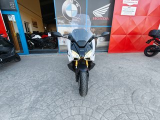Honda Forza 750 2023 Blanca - 10.000 km