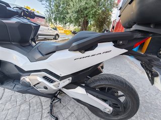 Honda Forza 750 2023 Blanca - 10.000 km