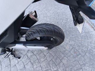 Honda Forza 750 2023 Blanca - 10.000 km
