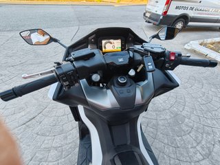 Honda Forza 750 2023 Blanca - 10.000 km