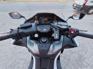 Honda Forza 750 2023 Blanca - 10.000 km