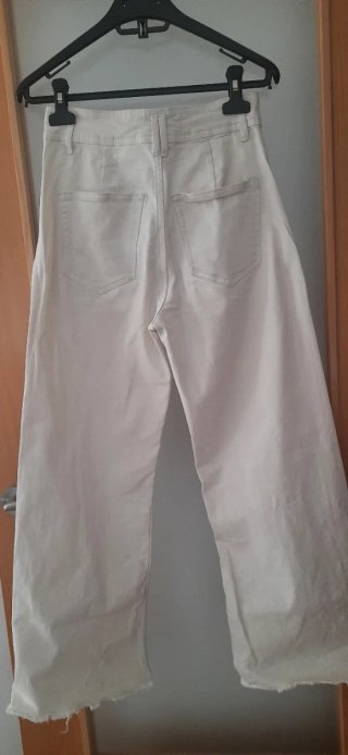 Pantalón beige Stradivarius mujer Talla 36