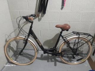 Bicicleta de paseo DTB negra