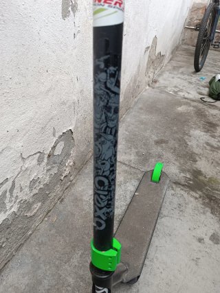 Patinete freestyle negro y verde