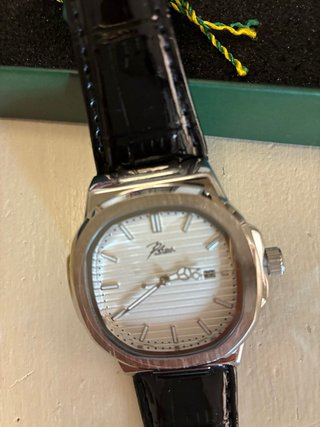 2 Relojes Pelvini Nuevos (1 de Regalo)