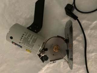 Máquina cortatelas eléctrica