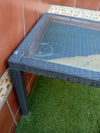 Mesa de jardín cuadrada cristal y plástico