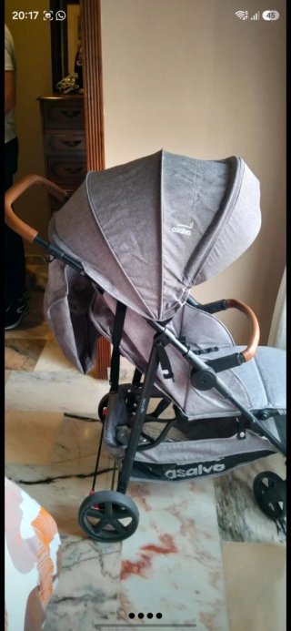 Silla de paseo bebé gris