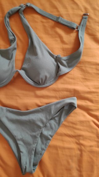 Bikini Shein acanalado verde oliva