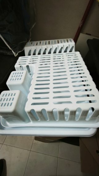 Escurridor de cubiertos blanco y dosificador jabon