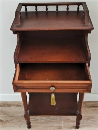 MESA AUXILIAR TELEFONERA RETRO, CON CAJÓN Y REPISA