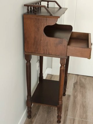 MESA AUXILIAR TELEFONERA RETRO, CON CAJÓN Y REPISA