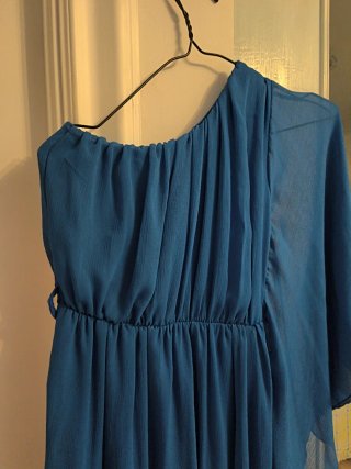 Vestido de fiesta una manga