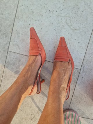 Zapatos de tacón naranjas antelina