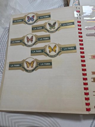 Colección de etiquetas de puros y tabacos