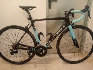 Bicicleta Carretera Vitoria Negra/Celeste