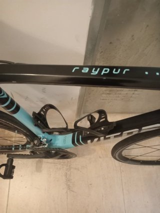 Bicicleta Carretera Vitoria Negra/Celeste
