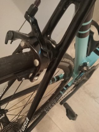 Bicicleta Carretera Vitoria Negra/Celeste